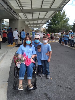 Jenna Bolling being discharge from the Hospital after battling COVID-19